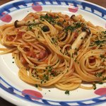 Jolly Pasta - ・日替りパスタランチ〈しめじ・ベーコン・ソーセージのトマトソース〉