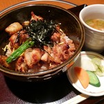 Torikou - 焼鳥丼（豆腐付） 880円（税込）