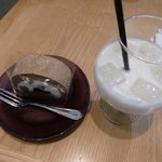 シュハリ六甘 - 焙じ茶の黒糖ロール、ラッシー