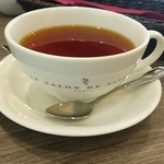 ル サロン ド ニナス - 紅茶  アッサムティー   ティーカップは大きい