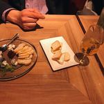 VIRGO 銀座 - ゴルゴンゾーラチーズとつきだしのチーズ