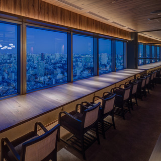 【２名席窓側カウンター】東京の夜景と東京タワーを望む特等席