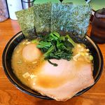 ラーメン 末廣家 - ラーメン末廣家（ラーメン680円 ※味薄め・油少なめ ＋ 味付玉子100円）