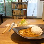 イカニカ - カレーライス（根菜とひき肉）