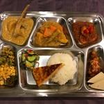 インド家庭料理の店　ニーラジュ - 西インド料理プレート