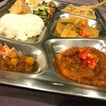 インド家庭料理の店　ニーラジュ - 西インド料理プレート