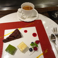 鉄板ダイニング皇 - ランチ　デザートバリエ、コーヒー