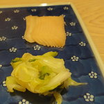 さえ喜 - 春キャベツ☆３・５　紫蘇がエエ仕事してます　ガリ☆３・５　酸味強＋チョッピリ甘味で上品