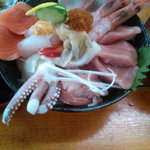 喰い処　弐七 - 海鮮丼