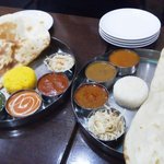 本格的インド・ネパール料理 シバ - ３種類のカレーのターリを２つ