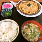 小笠原食堂 - チキンカツ玉柳川風定食