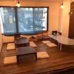 まめ楽 - お座敷もありお豆腐の定食などもあるそうです。