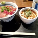 Sakanayama Honjou - マグロ丼とミニうどん