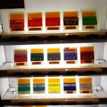 ラーメン 厚木家 - 馬券は売ってませんが具志堅と高倉健は売ってますo(*⌒―⌒*)o