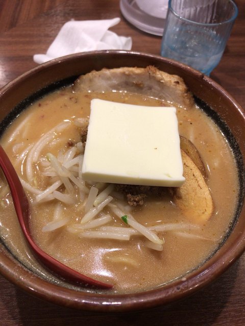 巨大なバターがトッピングされた北海道味噌超バターラーメン By Shadow776 田所商店 北名古屋店 上小田井 ラーメン 食べログ