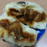 手作り豚まん専門店 龍福 - チャーシューマン