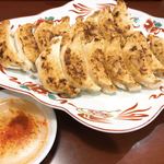 餃子の店 福みつ - 餃子１５個と特製ラー油＆酢