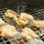 おさやん！ - 料理写真:2018.1 炭火の七輪でにんにくホルモン焼を焼いています