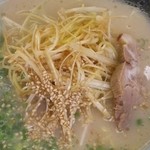 山岡家 - 朝ラーメン（脂なし・味普通・白髪ネギ・アップ）