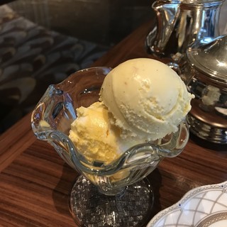 TIFFIN - 