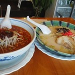 らーめん天水 - 左がピリ辛屋台麺
