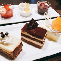 ブッフェアンドカフェ スロープサイドダイナー ザクロ - 