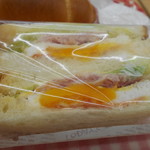 パン工場 - サンドイッチ367円