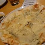 ワイン屋バフェット - ゴルゴンゾーラとはちみつのピッツァ♪