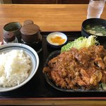 麦 - チキンカツセット
            食べやすいように置き換えます。