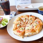 ダイニングカフェゴチ - 料理写真:2017年10月 ピザセット(ベーコンピザ、アイスコーヒー)【1300円】
