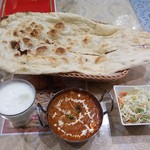 パキスタン・アラビアン・インド料理 デラ - A MEAL　日替わり豆と卵のカレー