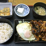 ポンポコ食堂 - 
      鶏ももの韓国味噌漬け定食 ￥780