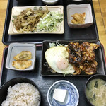 ポンポコ食堂 - 
      鶏ももの韓国味噌漬け定食 ￥780 / 豚の生姜焼き定食 ￥680
