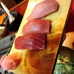 海鮮居酒屋 天神丸 - マグロ三種握り