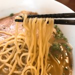 麺屋 菜々兵衛 - 【2017年12月】煮干しとんこつラーメン＠750円、麺アップ。