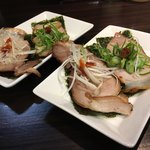 呼び戻しとんこつ 光四郎 - おつまみチャーシュー