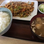 大衆食堂すずめ - ホルモン定食