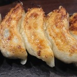 79236603 - プリプリジューシーなパンパンに詰まった餃子