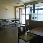 コーヒーハウス101 - 店内❗(左側にもテーブル、カウンター席あり)