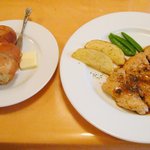 ラ・ポポラリータ - 鶏ムネ肉の香味ソースとバゲットのセット