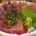 魚ちょ - マグロ丼