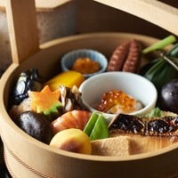 [六盛名物：手をけ弁当]