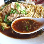 キリン食堂 - 色が濃いめのスープ