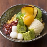 わらび餅と白玉と抹茶アイスのkawaraパフェ