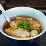 Menya Bar Uzu - 「湘南湯麺　醤油　雅」（800円）