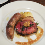 ICARO miyamoto - 熊本産イノシシの炭火焼き...イノシシのサルシッチャを添えて