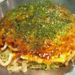 カープ - 広島お好み焼き(うどん、肉、玉子、)