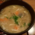武屋食堂 - 豚汁は具沢山