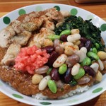 鶏カレー＋豆＋草