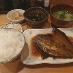 きづいち - 煮魚定食(カレイ煮付け)